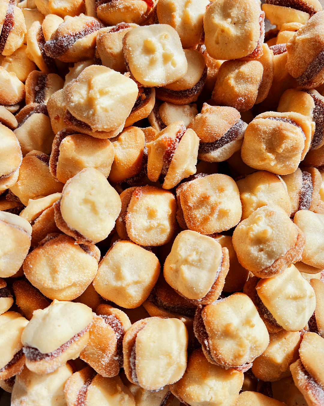 Delicious Guava Bites - Tea cookies filled with sweet Brazilian Guava